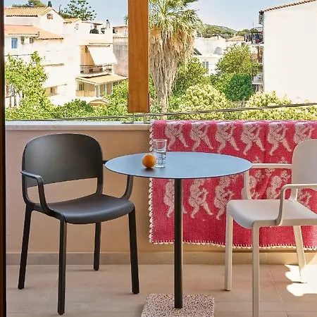 Icon- 3 Apartment